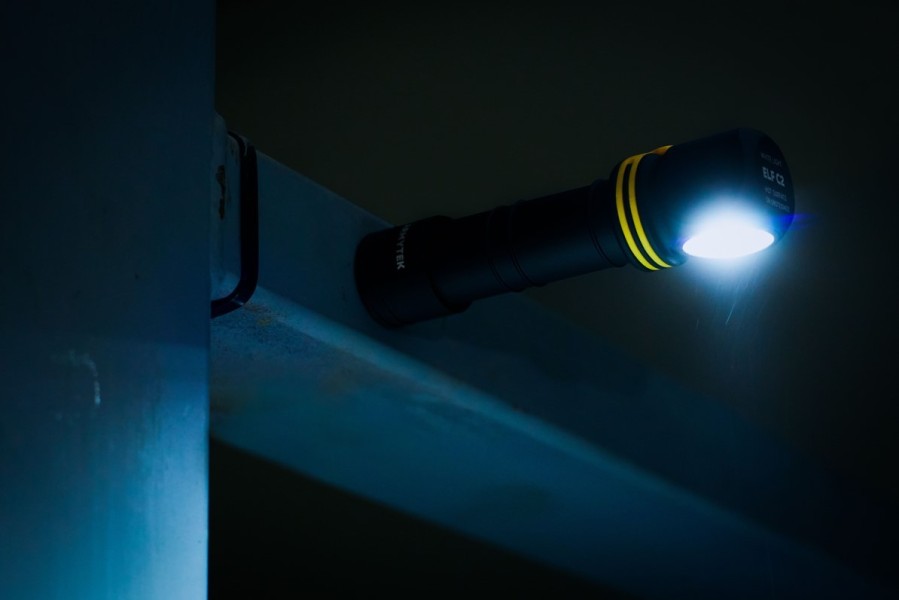 Latarka ARMYTEK Elf C2 światło Białe - 1100lm