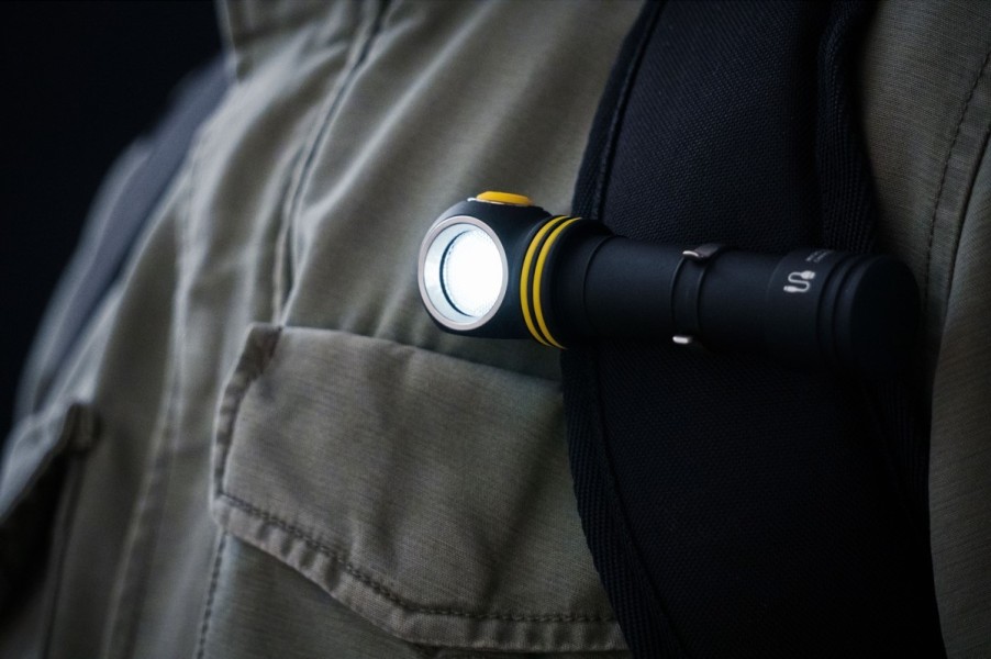 Latarka ARMYTEK Elf C2 światło Białe - 1100lm