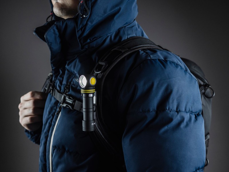 Latarka ARMYTEK Elf C2 światło Ciepłe - 1023lm