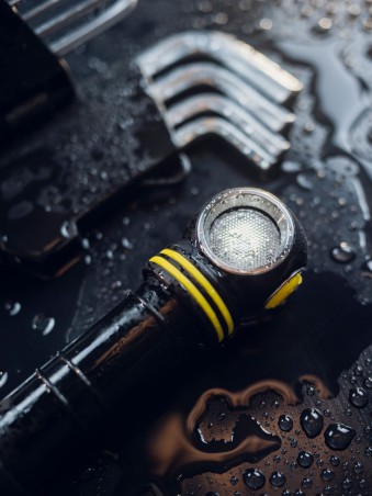 Latarka ARMYTEK Elf C2 światło Ciepłe - 1023lm