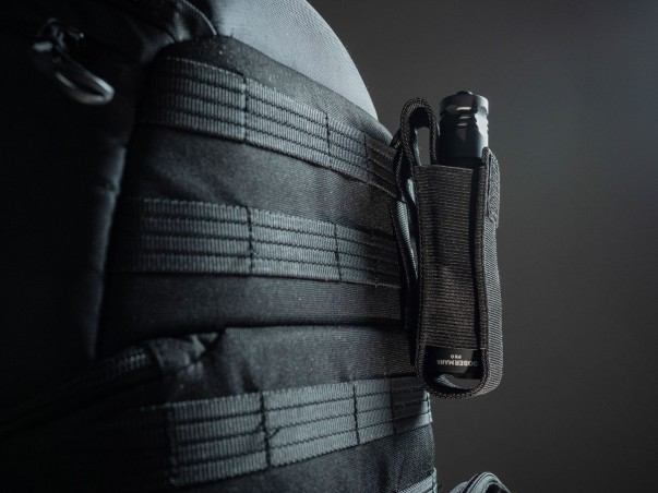 Latarka taktyczna ARMYTEK Dobermann Pro światło Ciepłe - 1400lm