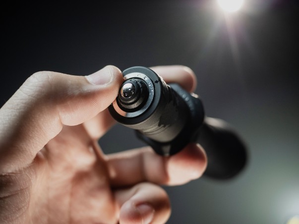 Latarka taktyczna ARMYTEK Dobermann Pro światło Ciepłe - 1400lm