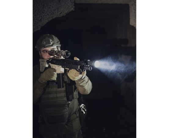 Latarka taktyczna ARMYTEK Predator Pro światło Ciepłe - 1400lm