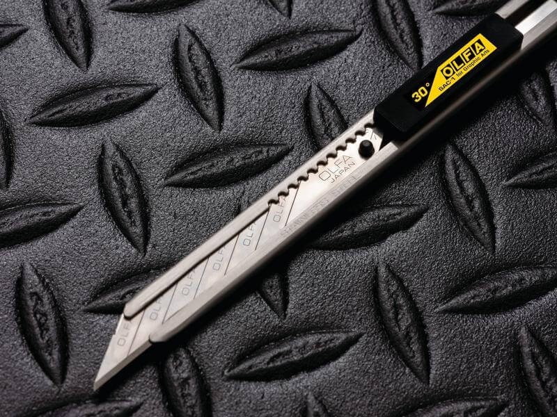 Nóż segmentowy nierdzewny AUTO LOCK 9mm OLFA SAC-1