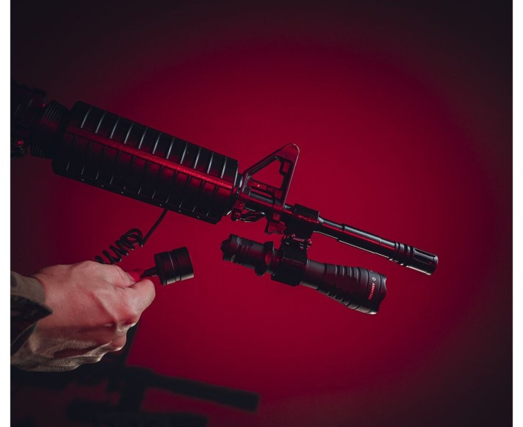 Latarka taktyczna ARMYTEK Predator Pro światło...