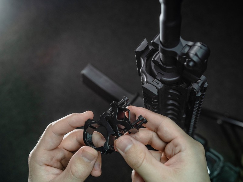 Uchwyt latarki na broń z szyną Weaver ARMYTEK...