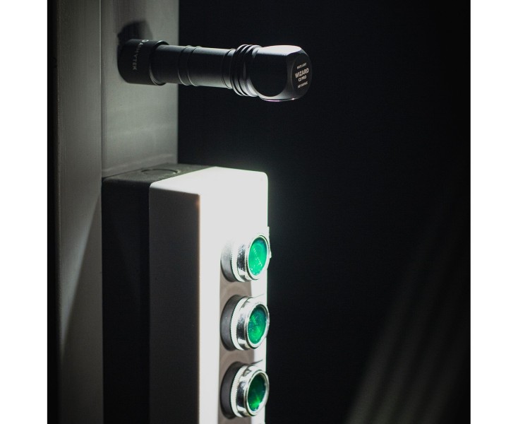 Latarka ARMYTEK Wizard C2 Pro światło Białe -...