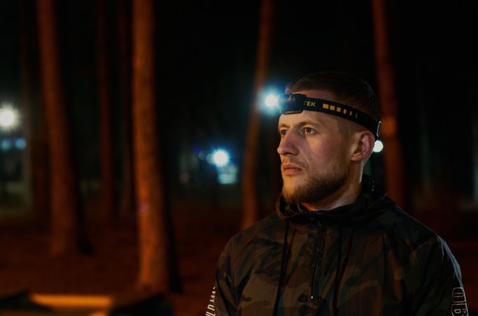 Latarka ARMYTEK Elf C1 światło Ciepłe - 1000lm