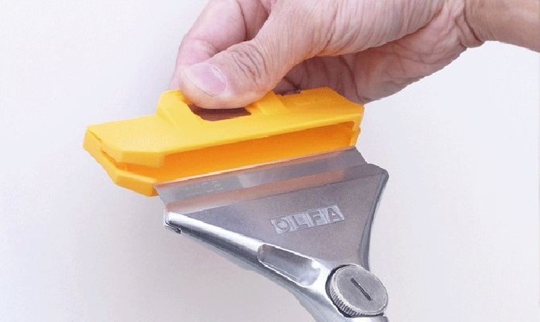 Skrobak do ciężkich prac z wymiennym ostrzem 60cm OLFA XSR-600