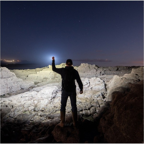 Latarka diodowa FENIX E35R Czarna - 3100lm