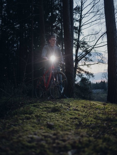 Latarka ARMYTEK Wizard C2 Pro Nichia światło...