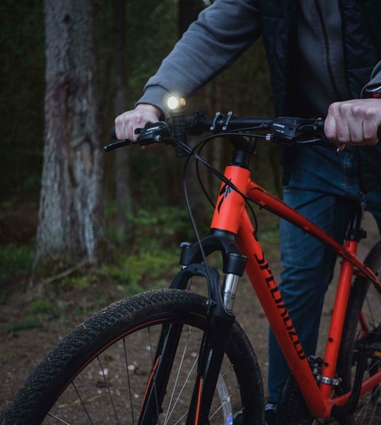 Latarka ARMYTEK Wizard C2 Pro Nichia światło...