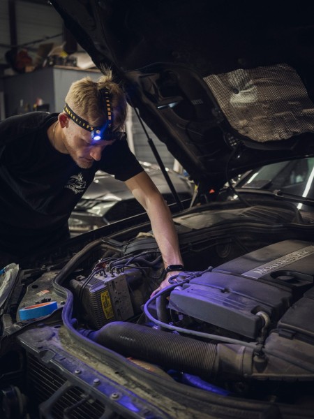 Latarka ARMYTEK Wizard C2 WUV światło Białe i...