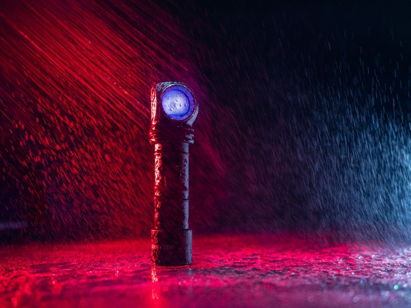 Latarka ARMYTEK Wizard C2 WUV światło Białe i...