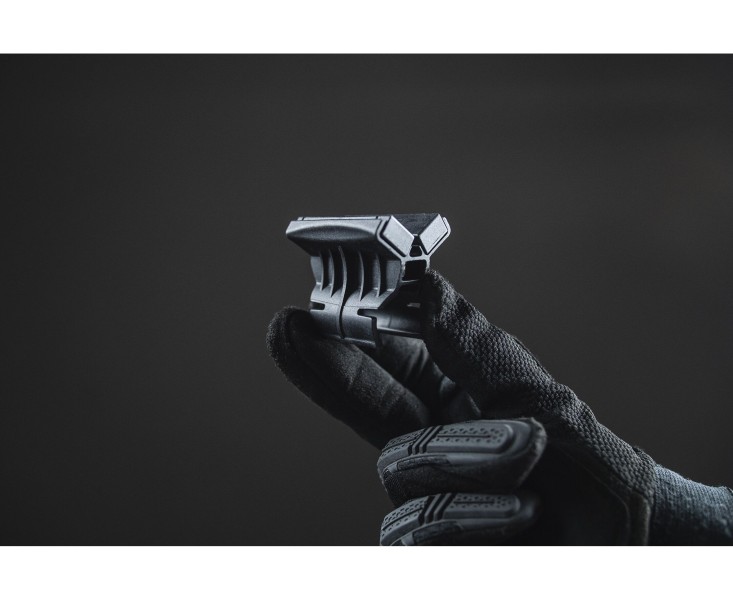 Mocowanie magnetyczne na broń do latarki...