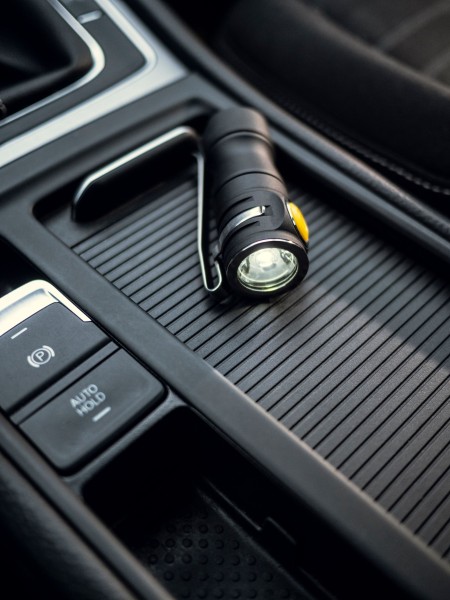 Latarka ARMYTEK Prime C1 Pro światło Białe -...