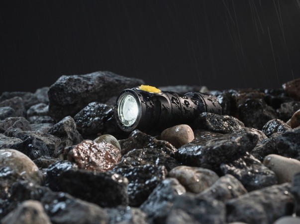 Latarka ARMYTEK Prime C1 Pro światło Ciepłe - 930lm