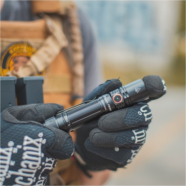 Latarka diodowa FENIX PD35 V3.0 1700lm