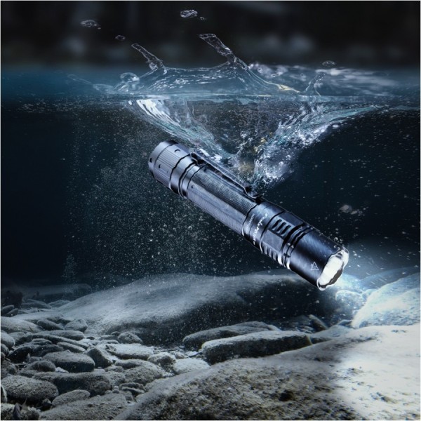 Latarka diodowa FENIX PD36R Pro 2800lm