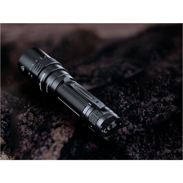 Latarka diodowa FENIX PD40R V2.0 3000lm