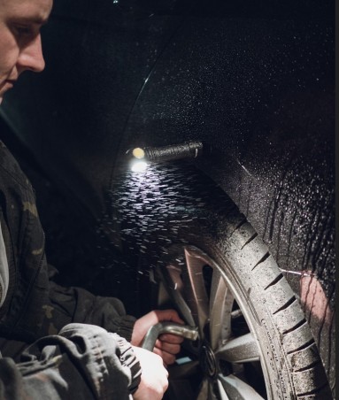 Latarka ARMYTEK Wizard C2 WR Magnet 1100lm