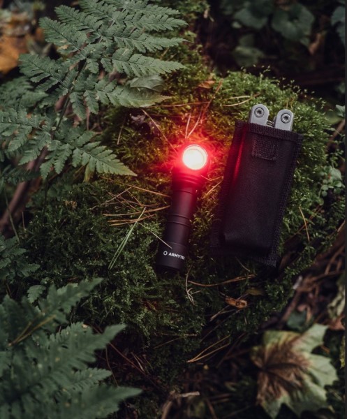 Latarka ARMYTEK Wizard C2 WR Magnet 1100lm