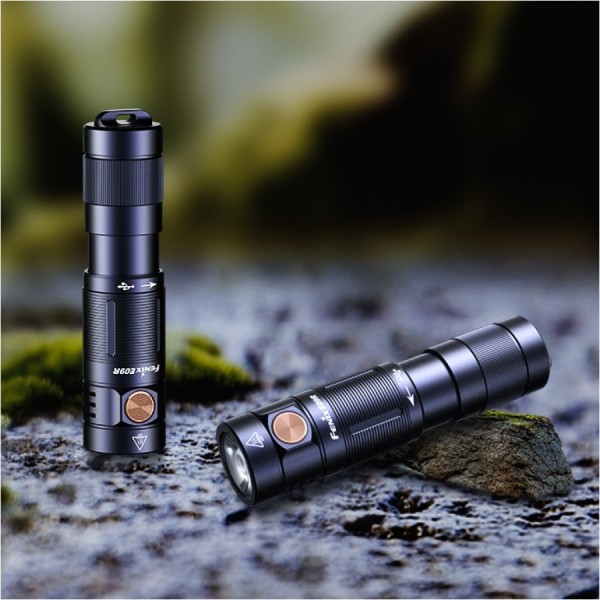 Latarka diodowa FENIX E09R - 600lm