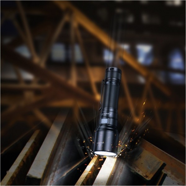 Latarka diodowa FENIX C7 - 3000lm