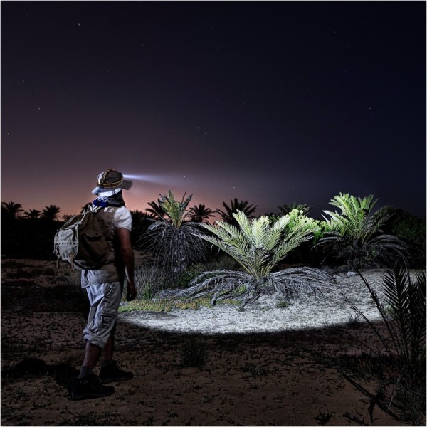 Latarka diodowa czołowa FENIX HM60R Czarna -...