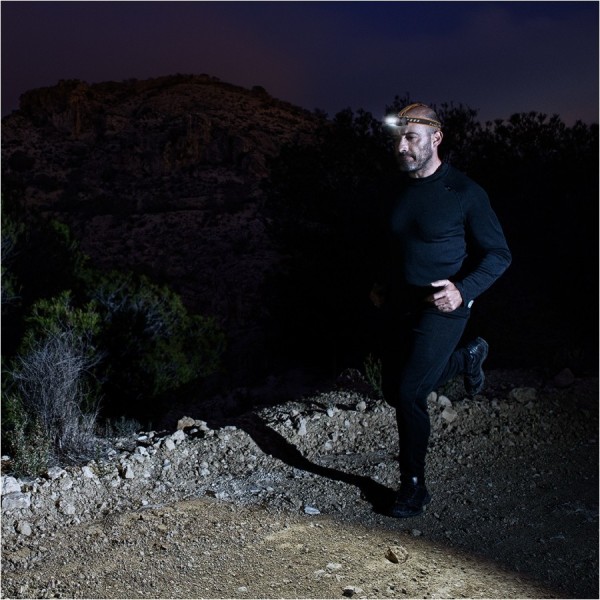 Latarka diodowa czołowa FENIX HM60R Czarna -...