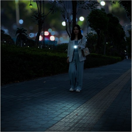 Latarka diodowa FENIX E05R - 400lm