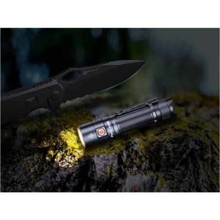 Latarka diodowa FENIX E28R