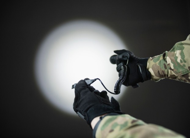 Włącznik żelowy ze skręconym przewodem 25-70cm ARMYTEK ARS-01